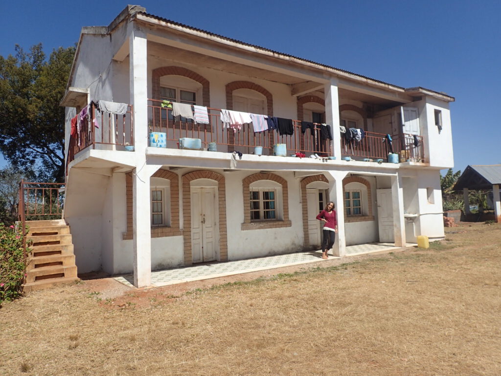 Le bâtiment des filles