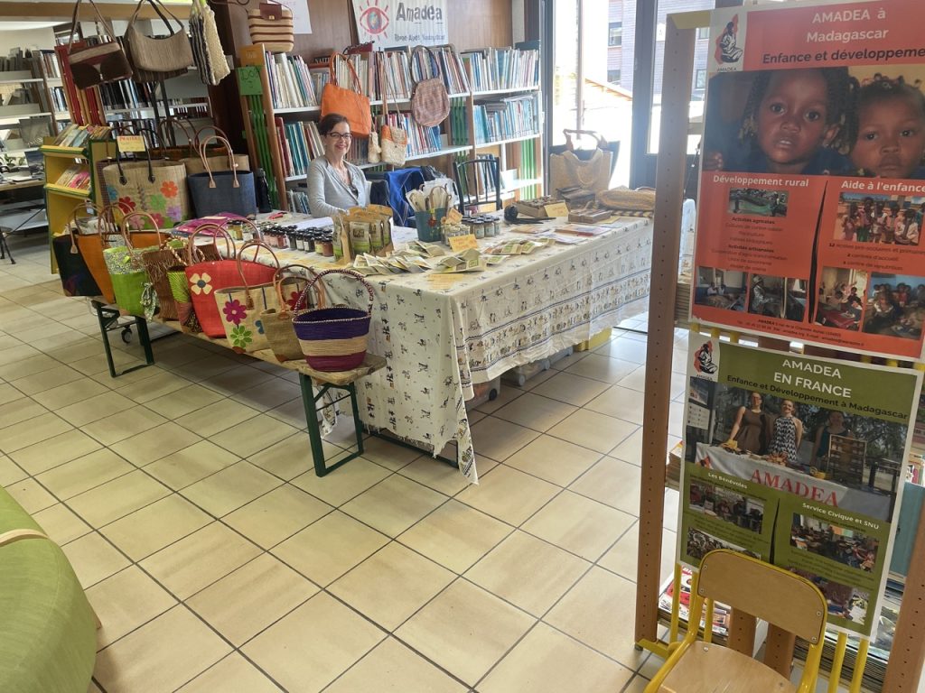 Stand Amadea à la bibliothèque des carroz d'Arâches (74)