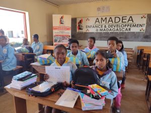 Distribution des kits scolaires 2025