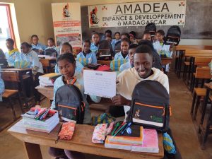 Distribution des kits scolaires 2025