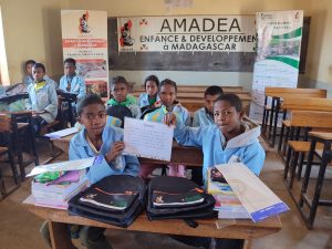 Distribution des kits scolaires 2025