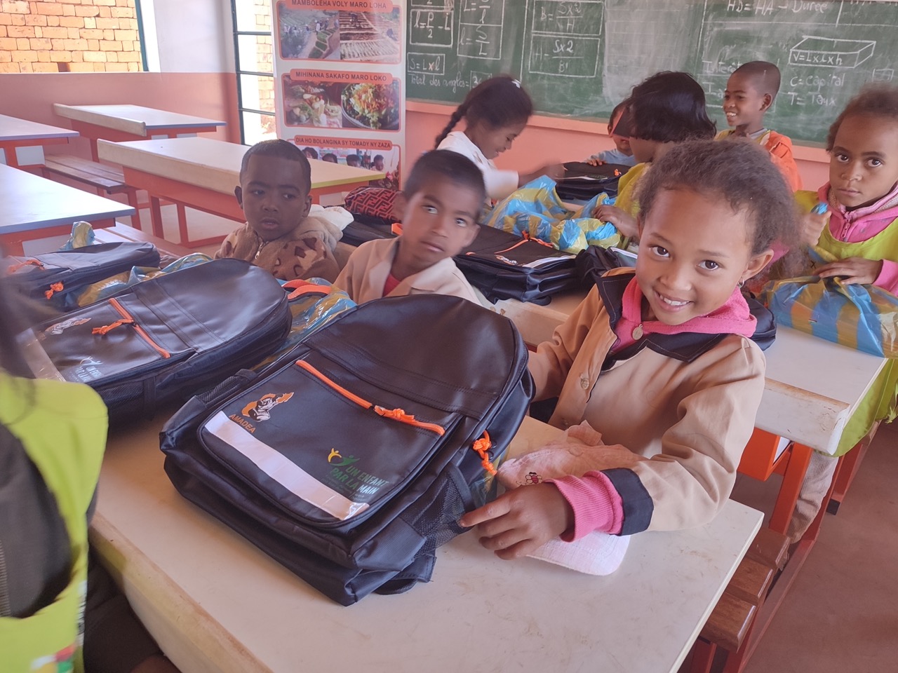 Distribution des kits scolaires 2025