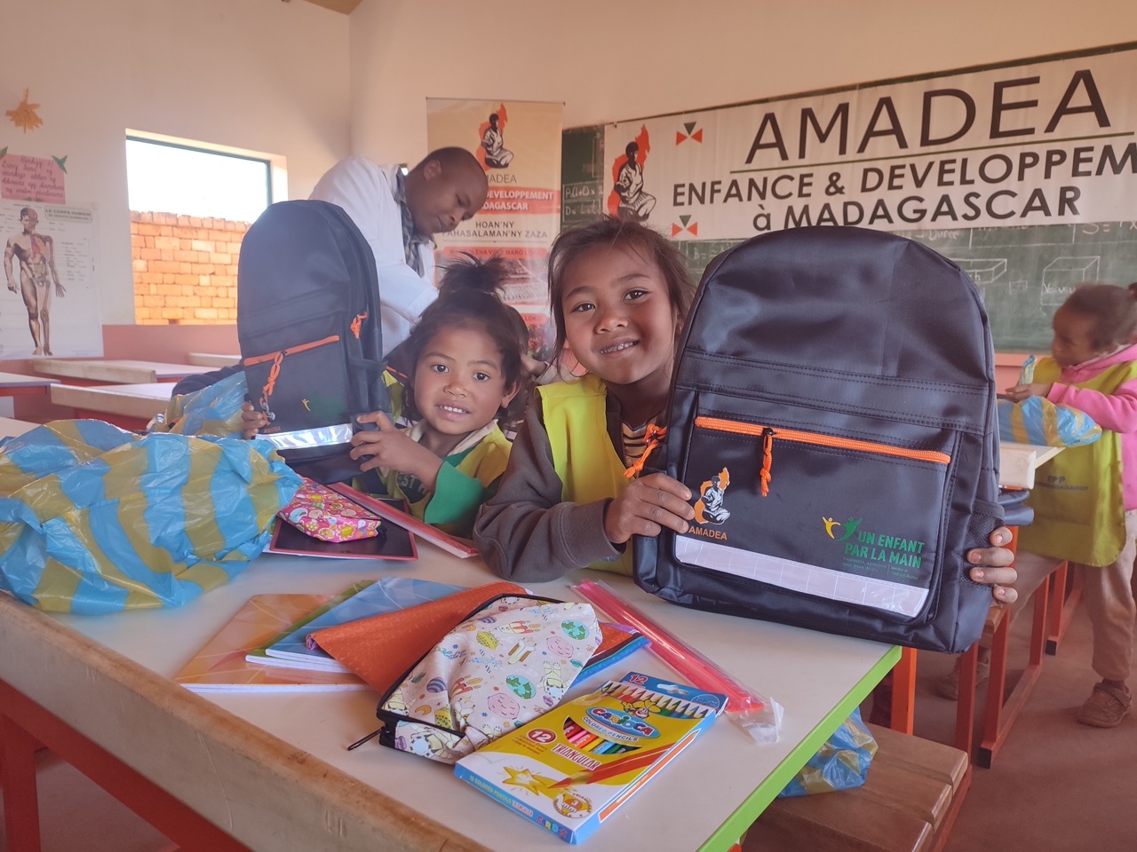 Distribution des kits scolaires 2025