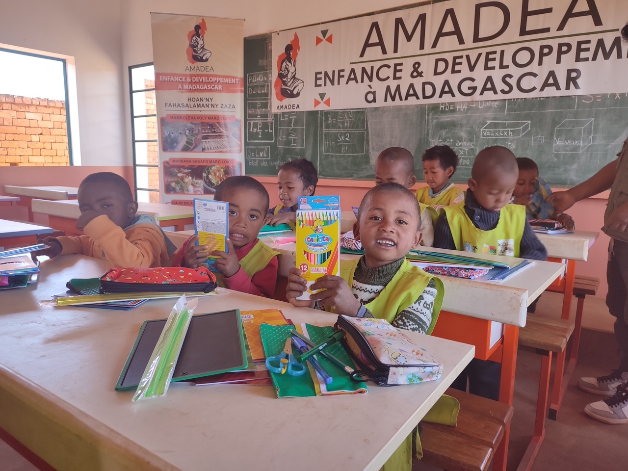 Distribution des kits scolaires 2025