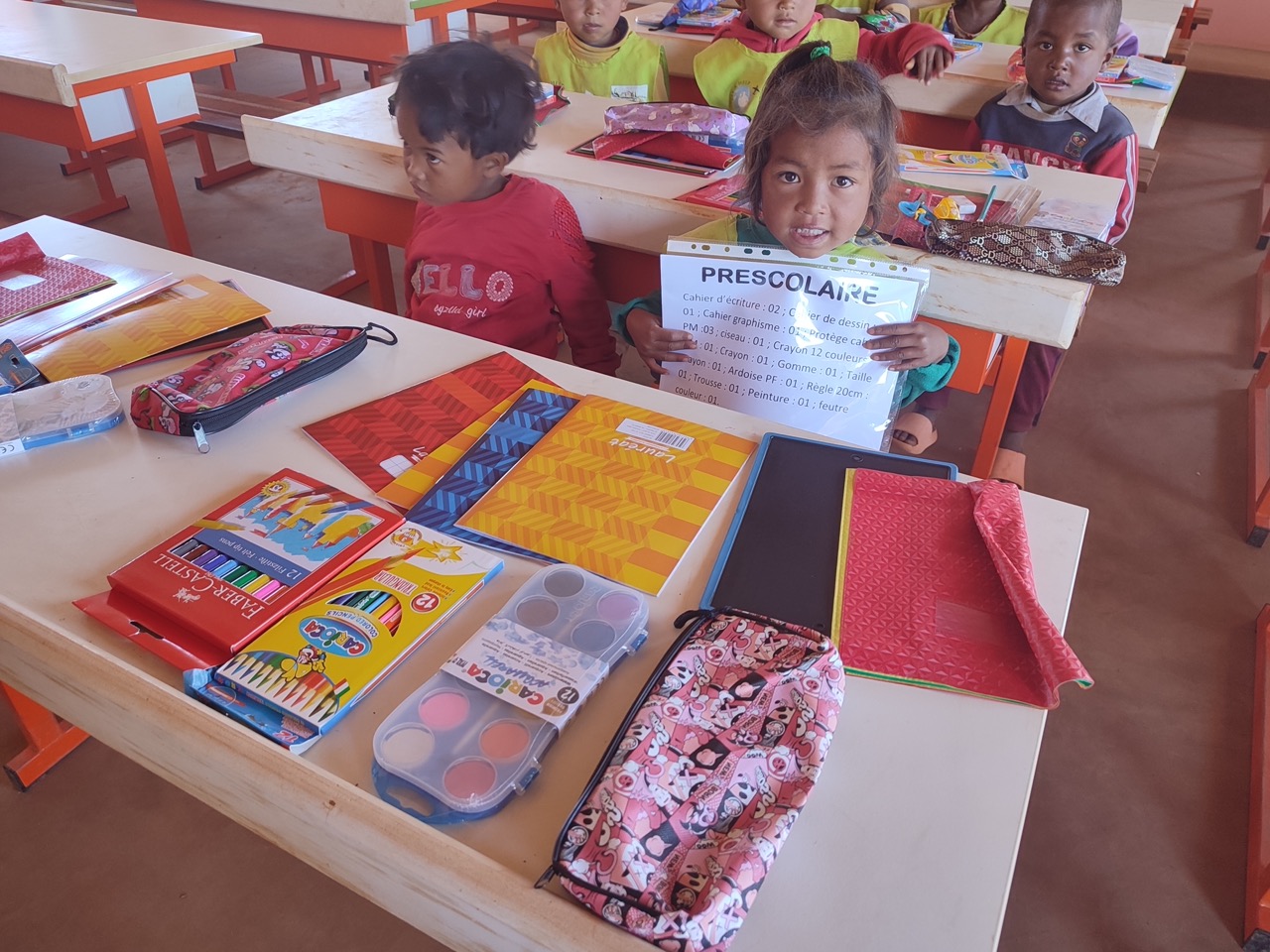 Distribution des kits scolaires 2025