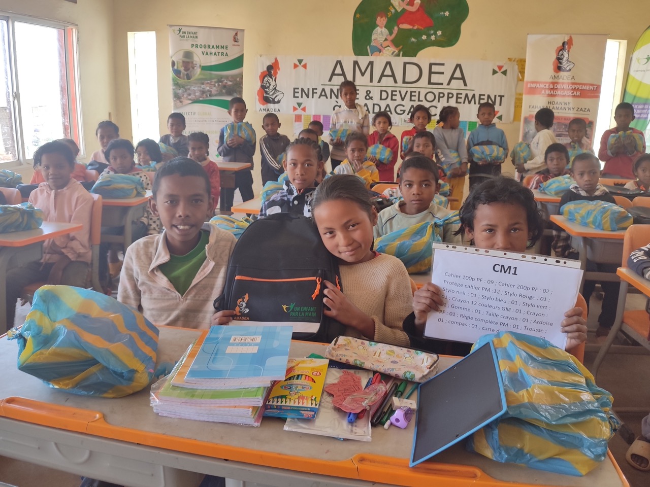 Distribution des kits scolaires 2025