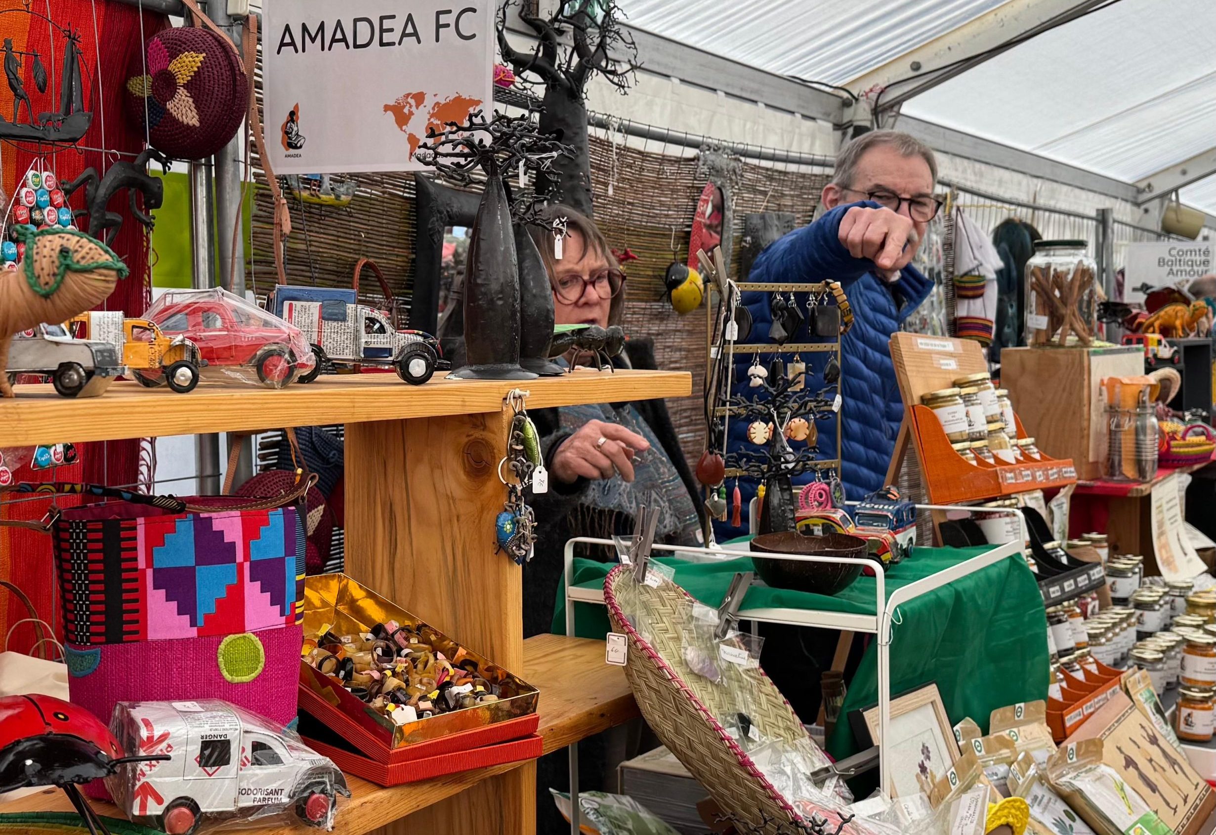 Marché de Noël solidaire de Besançon 2025