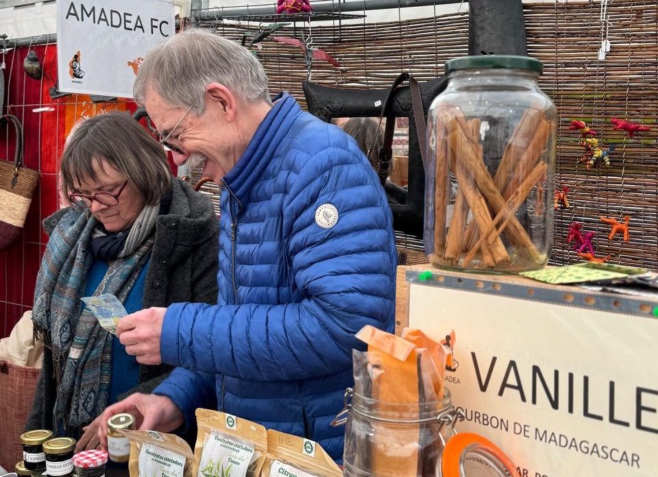 Marché de Noël solidaire de Besançon 2025