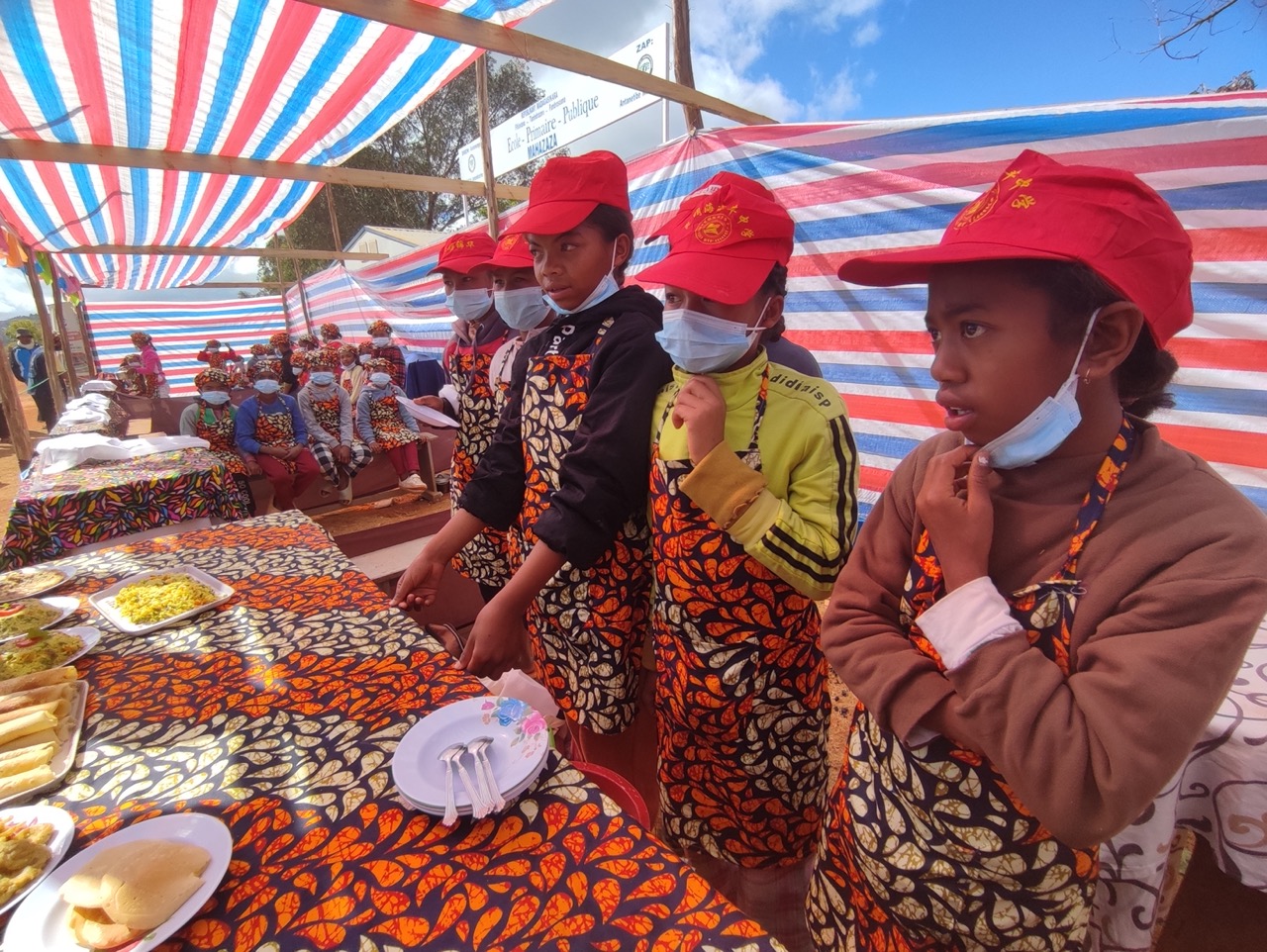 Tsikonina ou «dinette traditionnelle malgache»