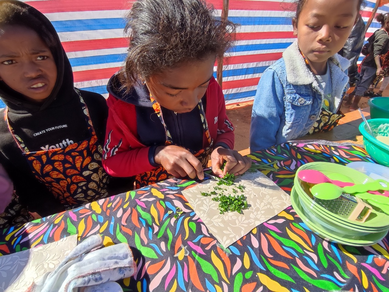 Tsikonina ou «dinette traditionnelle malgache»