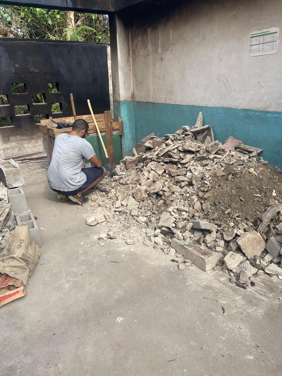 SOS Grenoble - travaux dans la cuisine et la cantine Mahambo